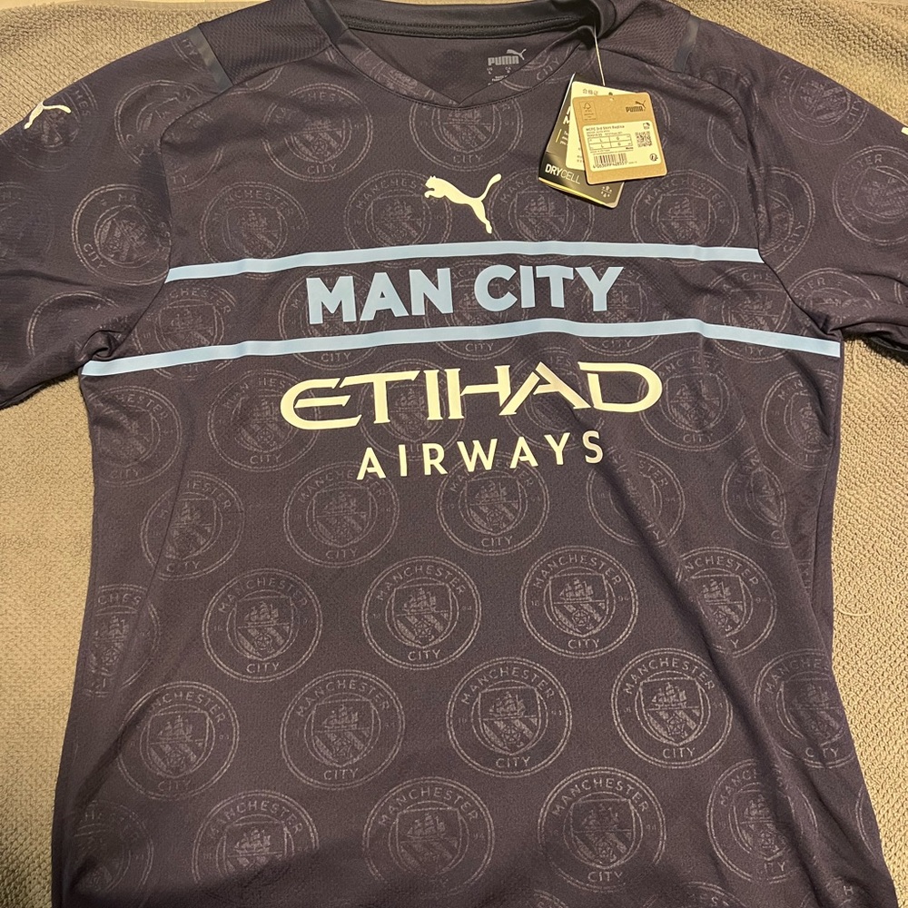Manchester City Puma Replica Jersey - New with tags - Size Large